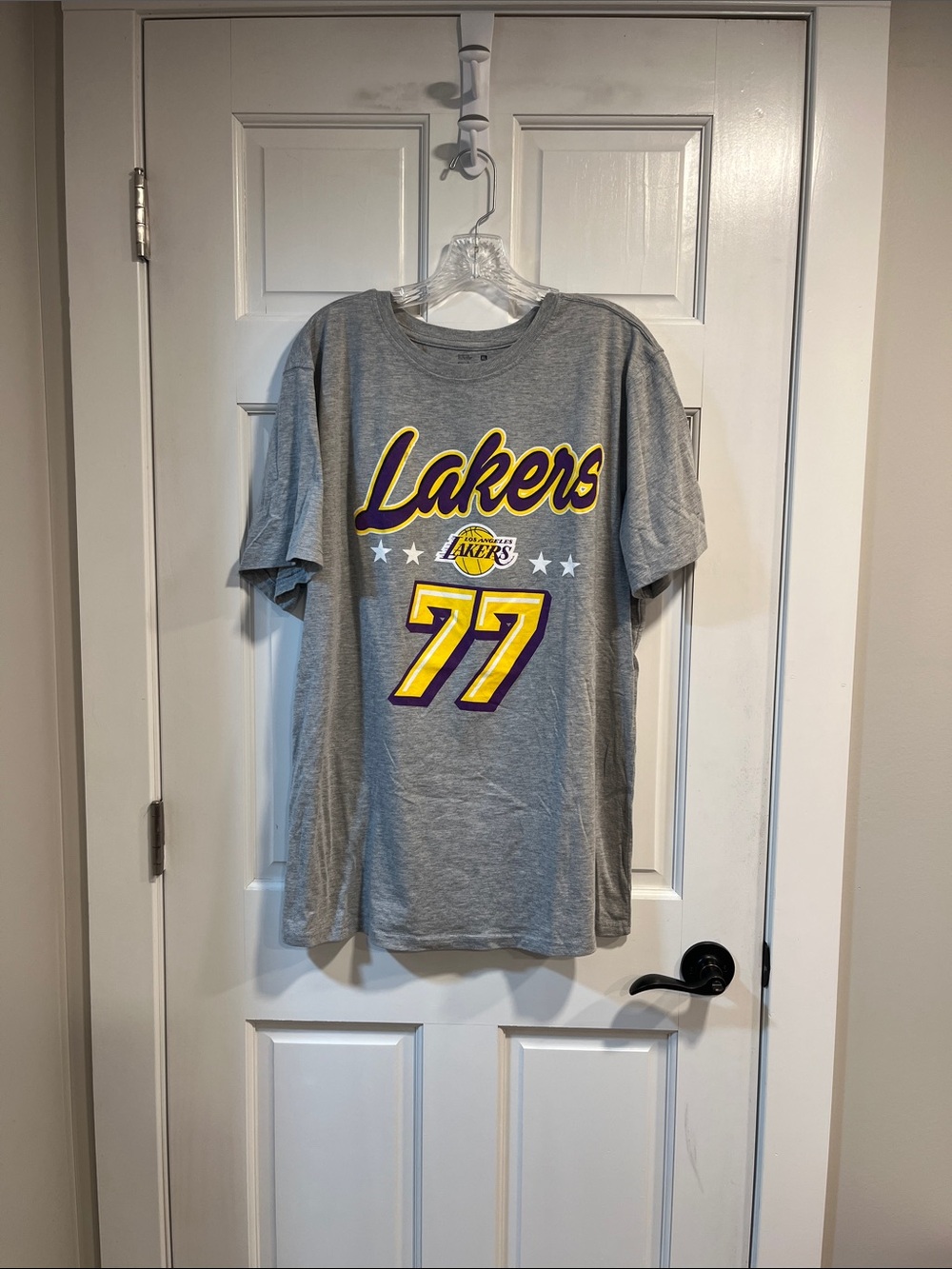 LA Lakers Luka Doncic 77 T-Shirt Size XL